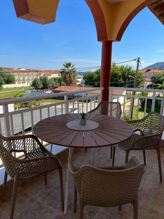 House Meltemi Apartment Kalamitsi