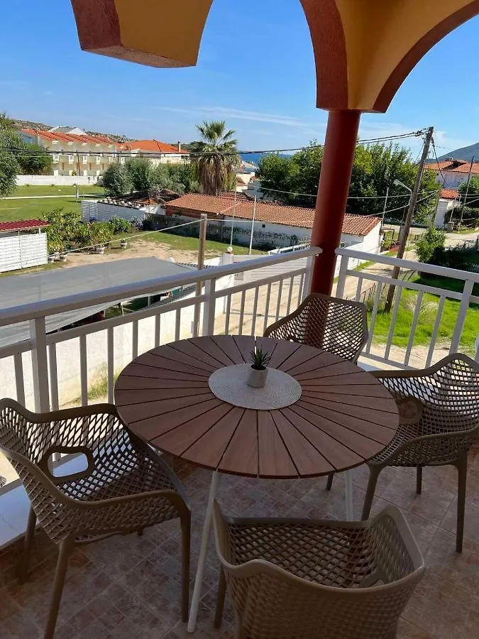 House Meltemi Apartment Kalamitsi