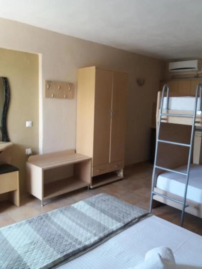 House Meltemi Apartment Kalamitsi